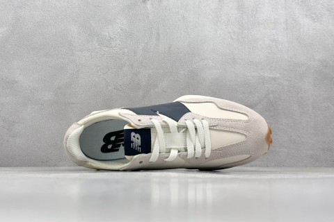 New Balance 327 view 3