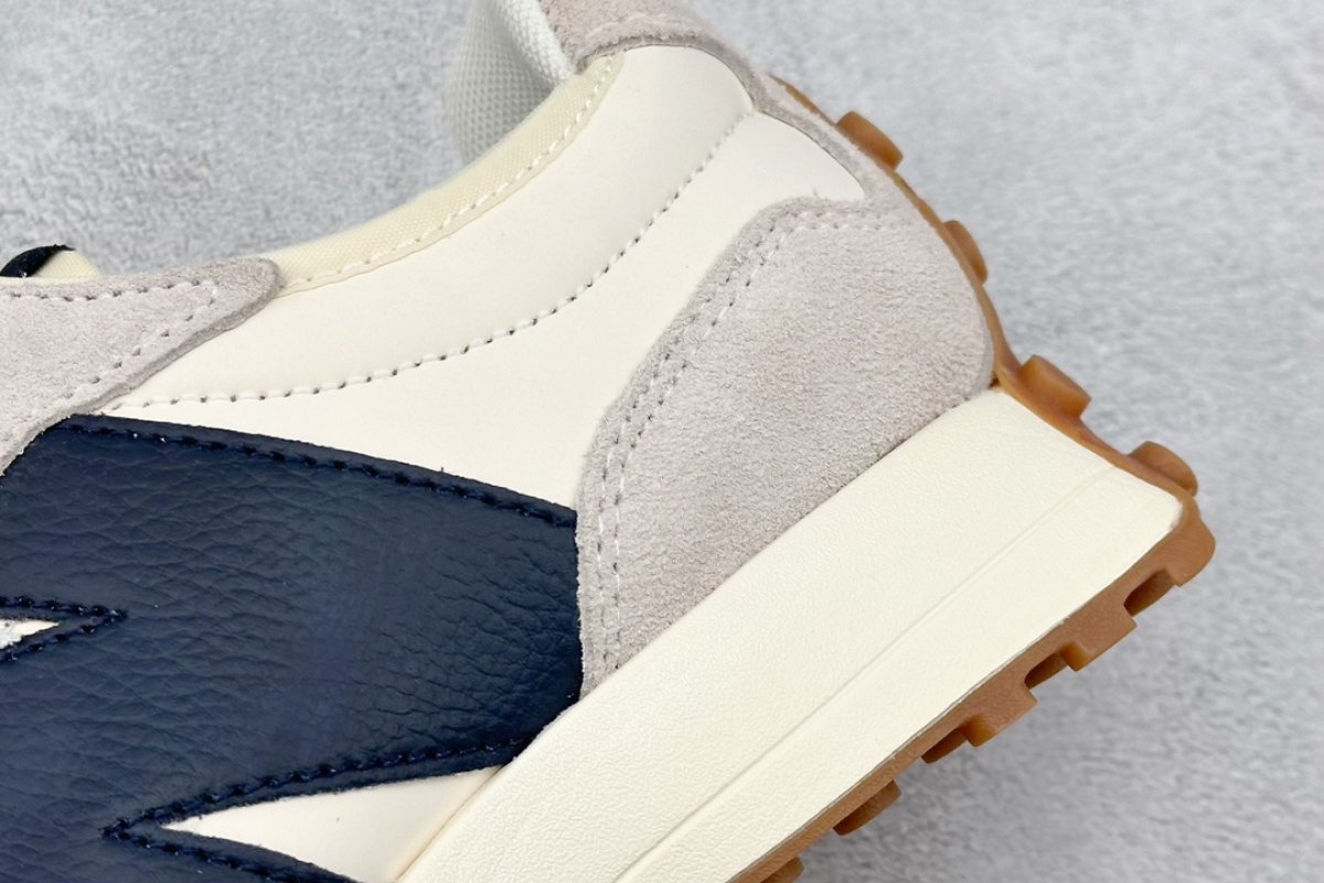 New Balance 327 view