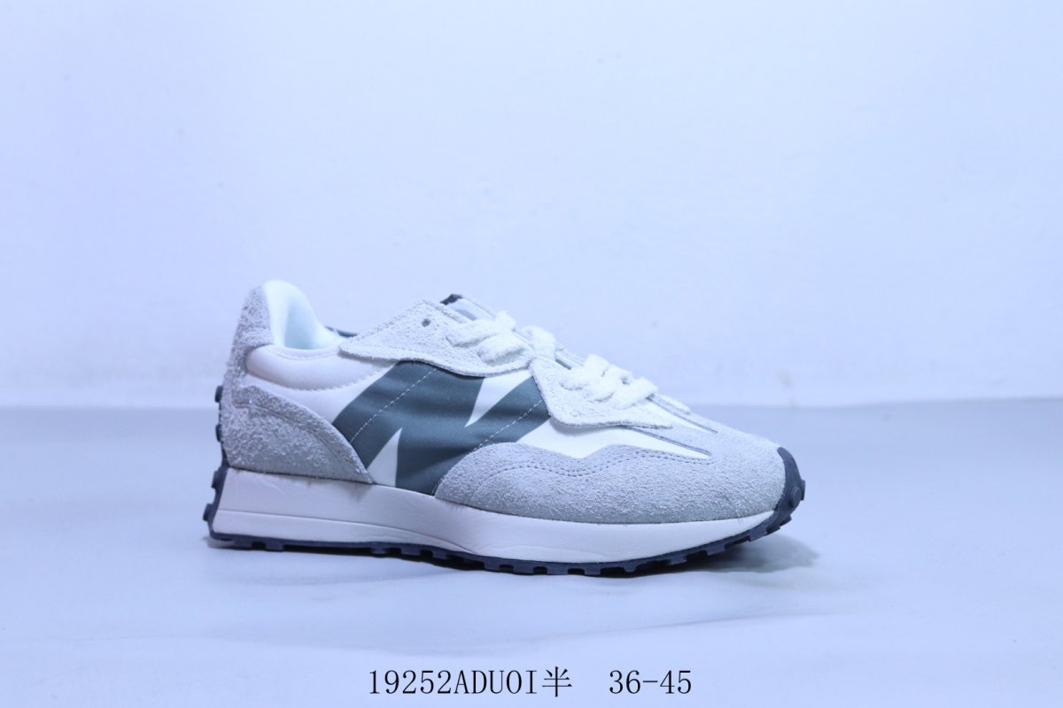 New Balance 327