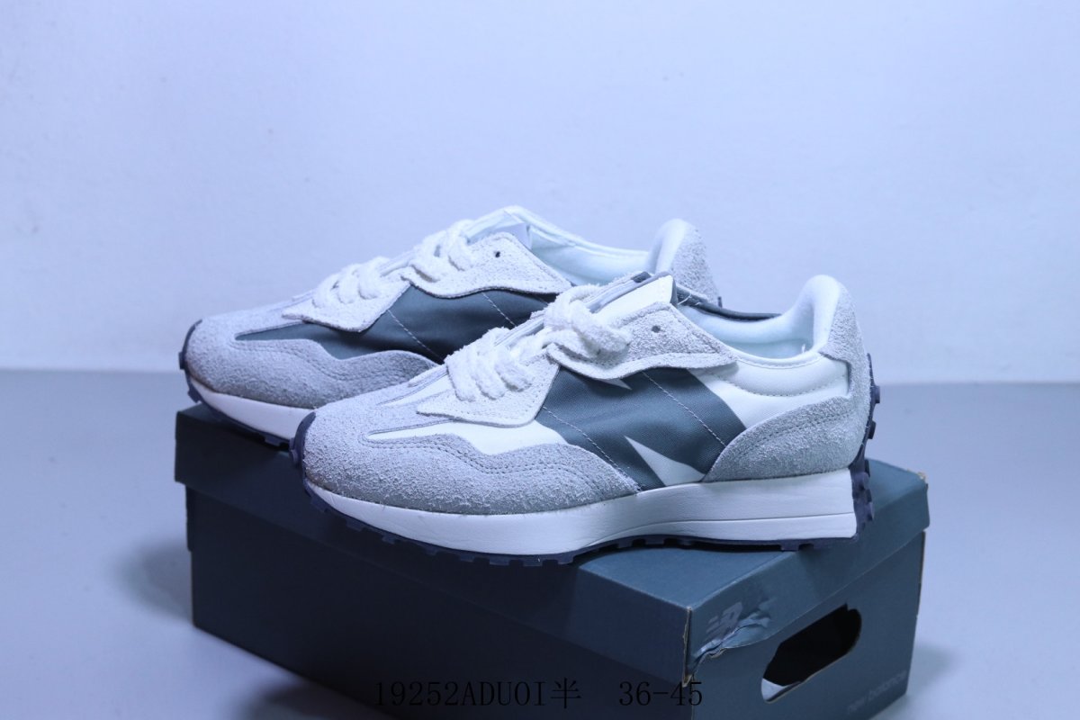 New Balance 327 view