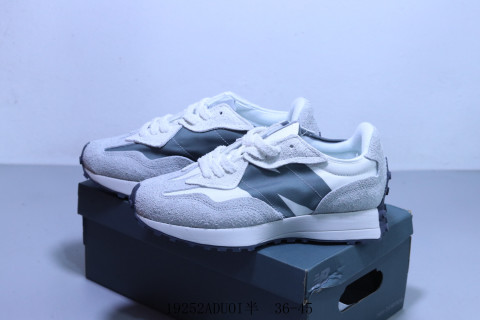New Balance 327 view 6