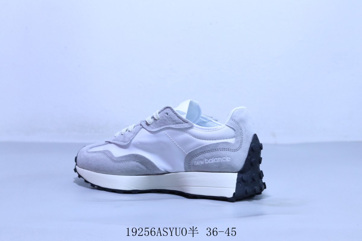 New Balance 327 view