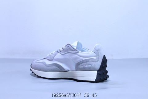 New Balance 327 view 2