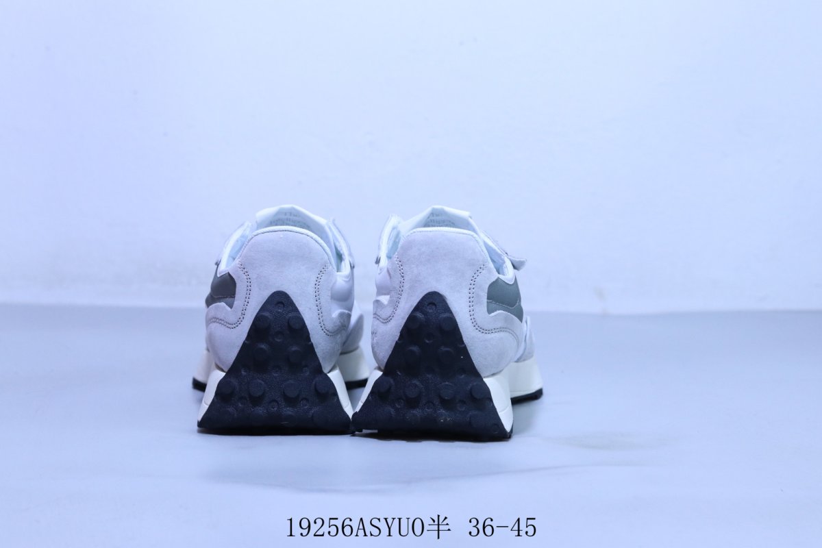 New Balance 327 view