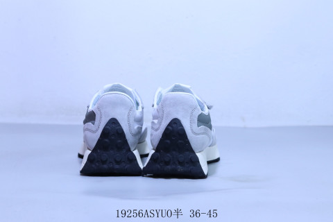New Balance 327 view 3