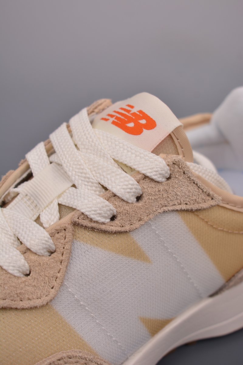 New Balance 327 view