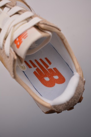 New Balance 327 view 9