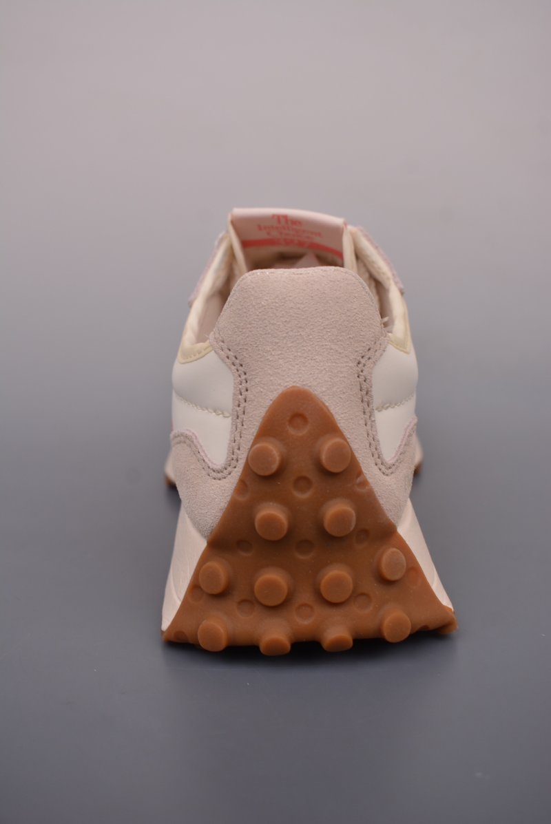 New Balance 327 view