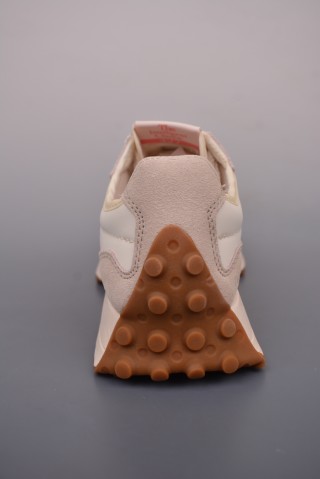 New Balance 327 view 4
