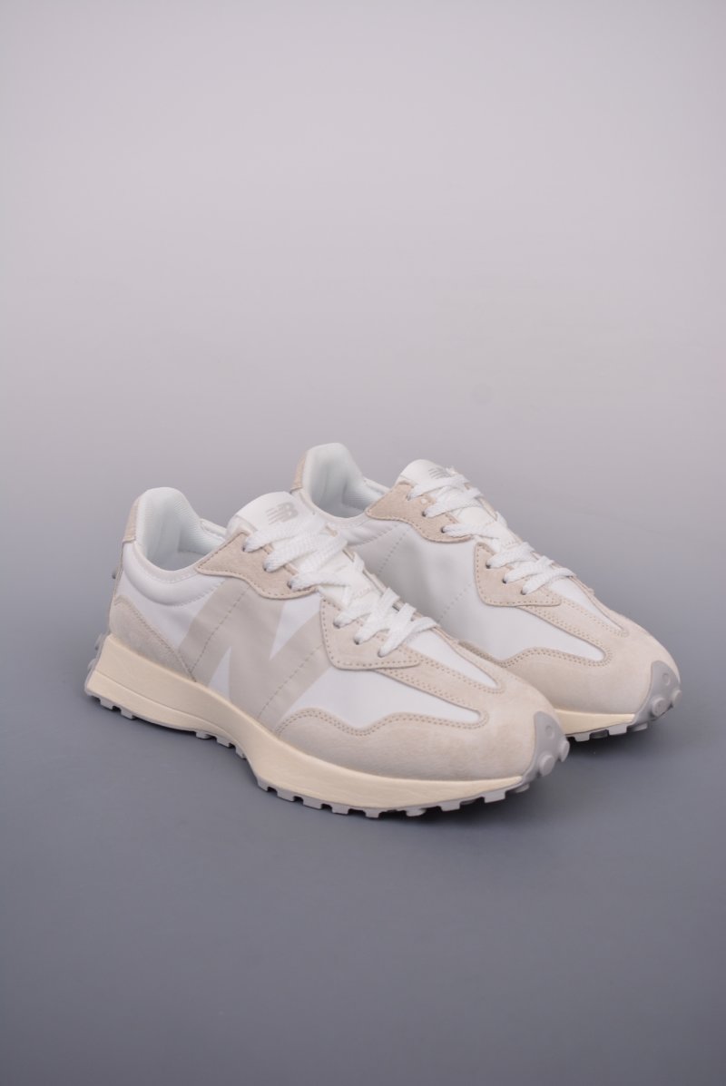 New Balance 327