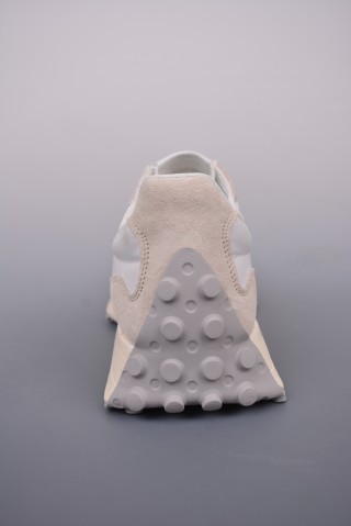 New Balance 327 view 4