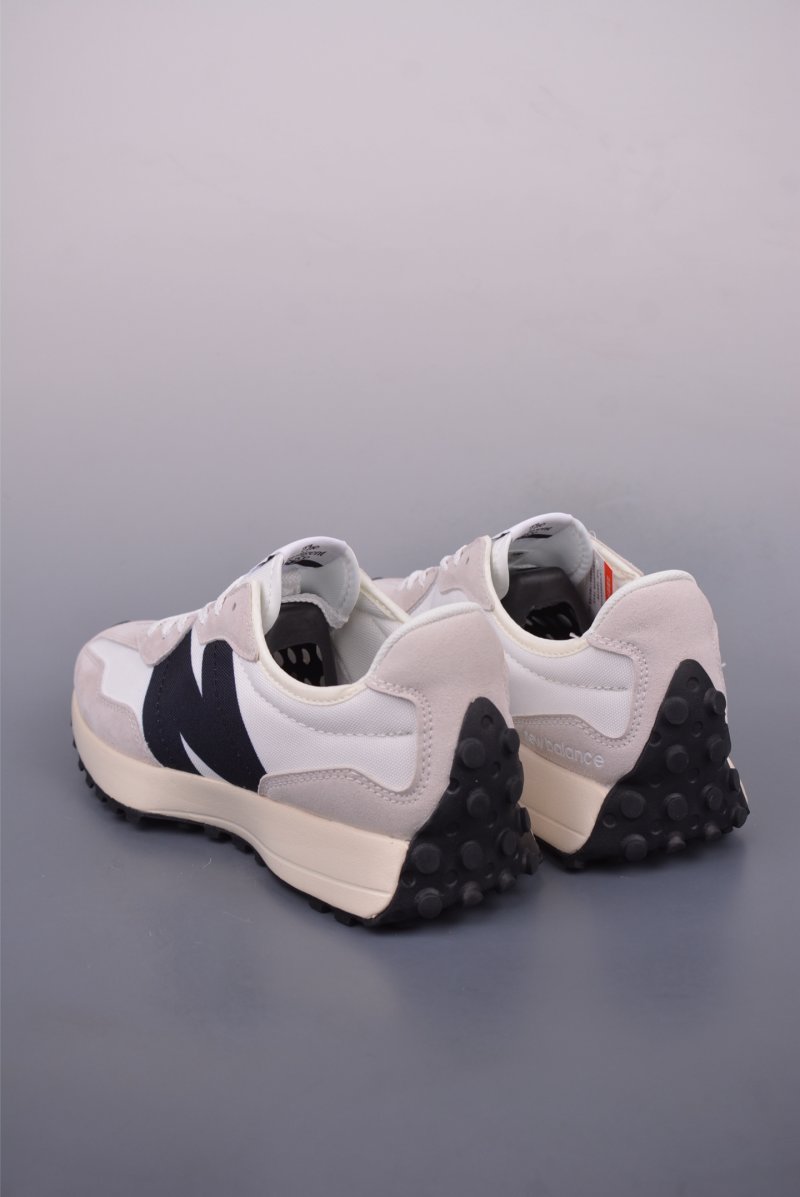 New Balance 327 view