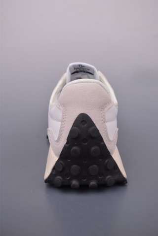 New Balance 327 view 4