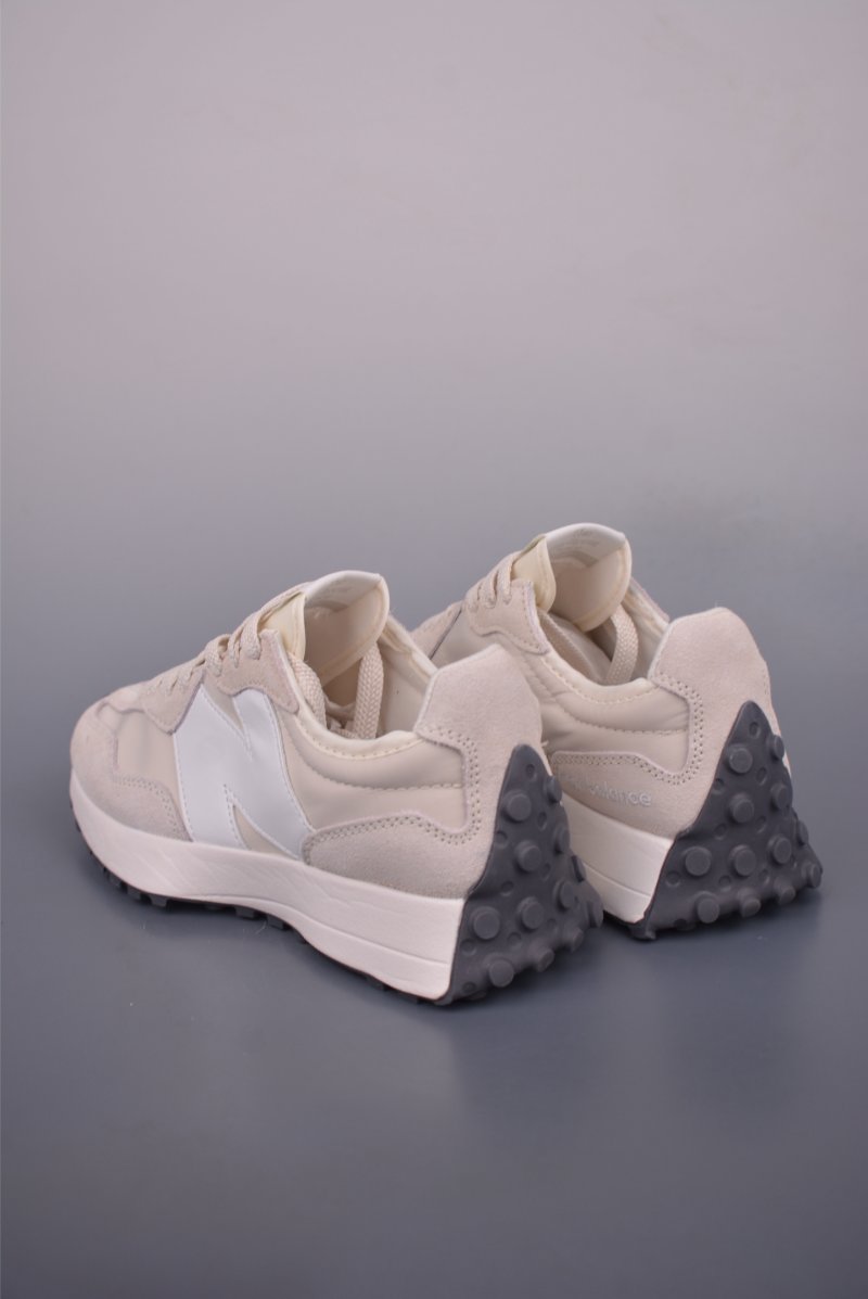 New Balance 327 view