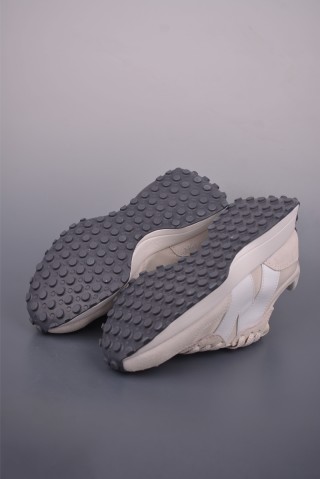 New Balance 327 view 3