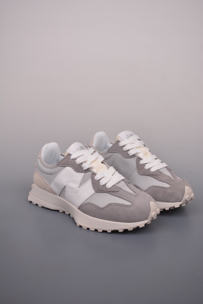 New Balance 327