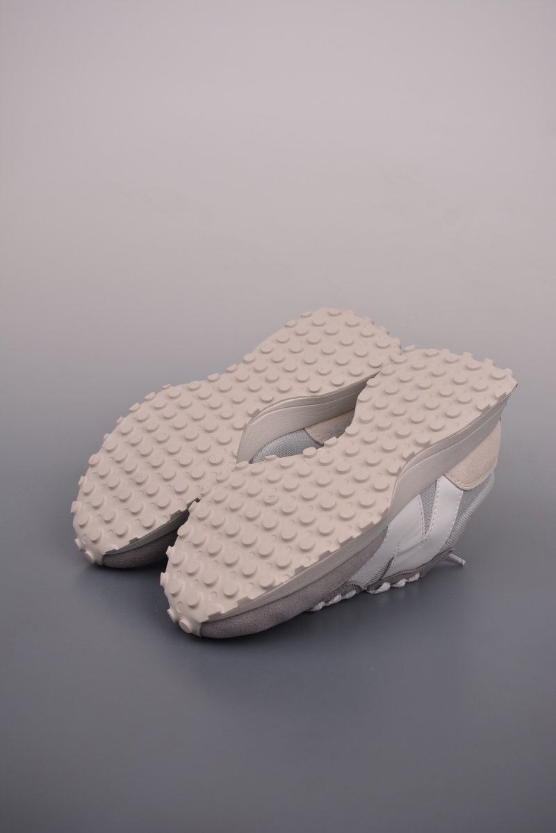 New Balance 327 view