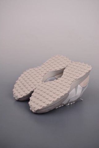 New Balance 327 view 3