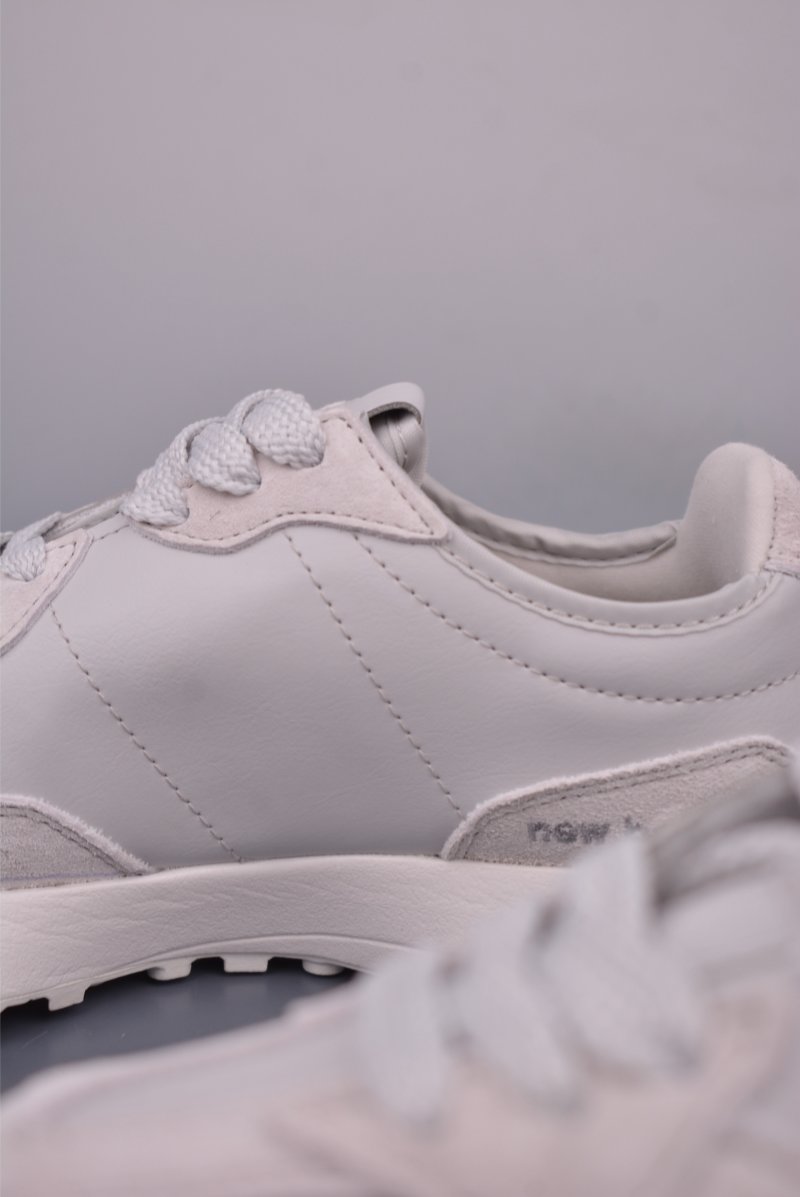 New Balance 327 view