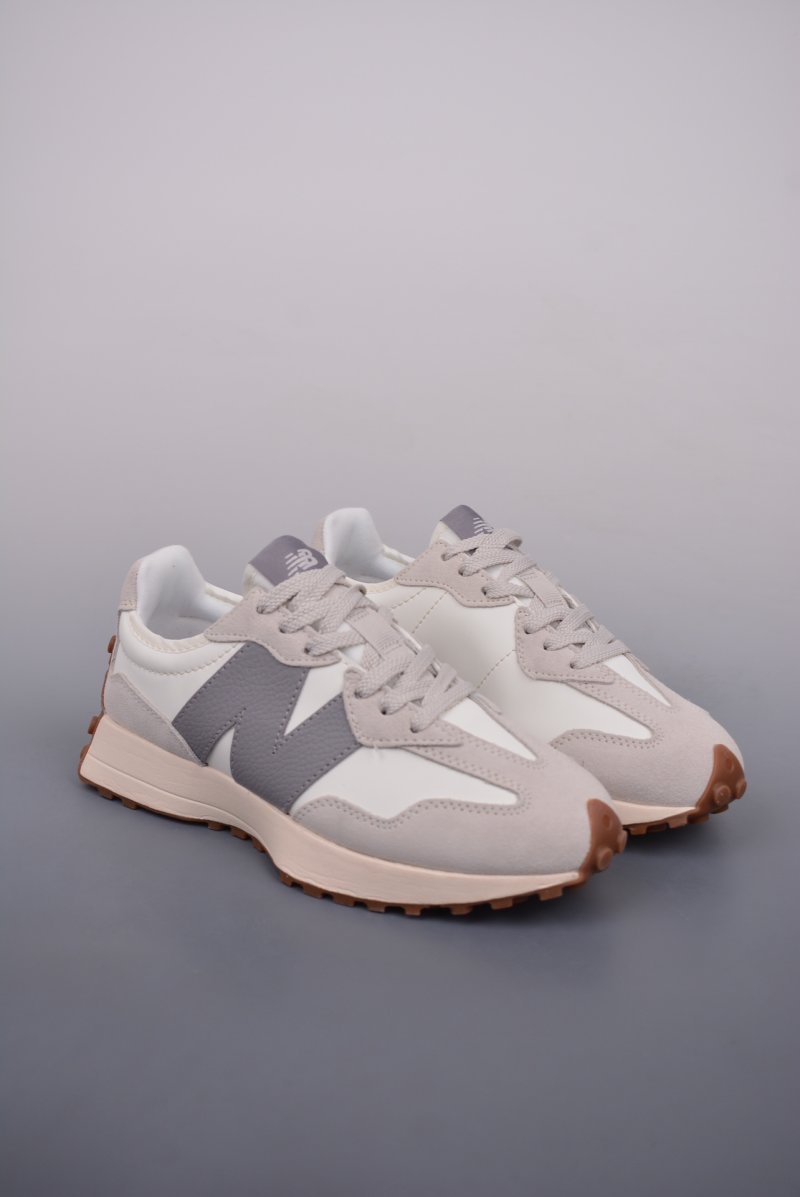 New Balance 327