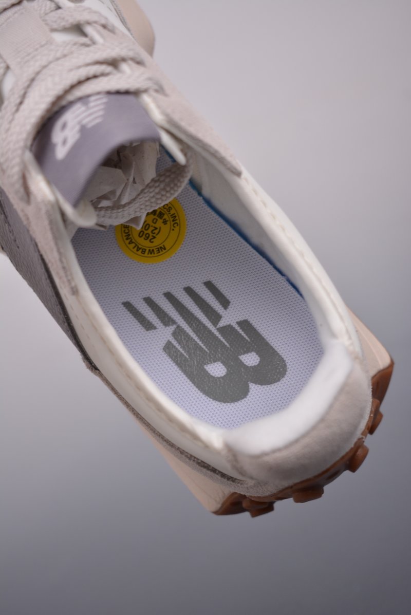 New Balance 327 view