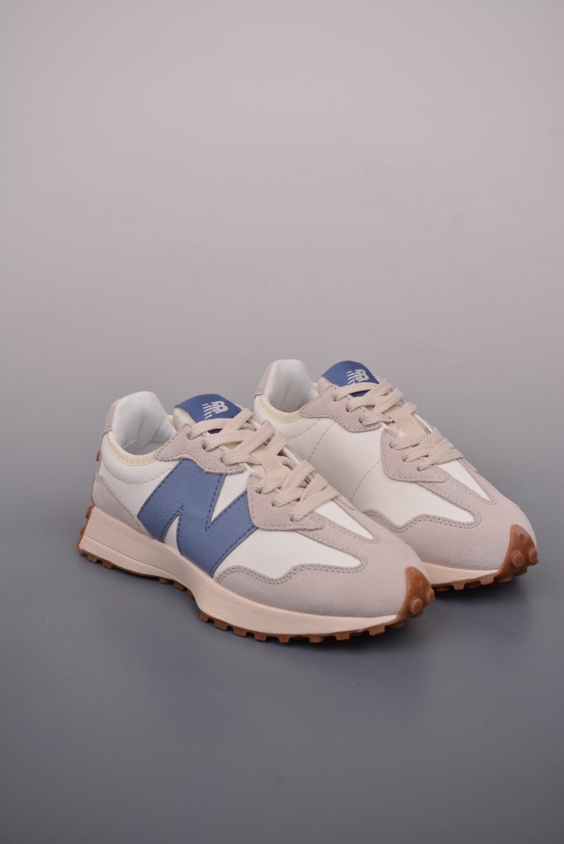 New Balance 327