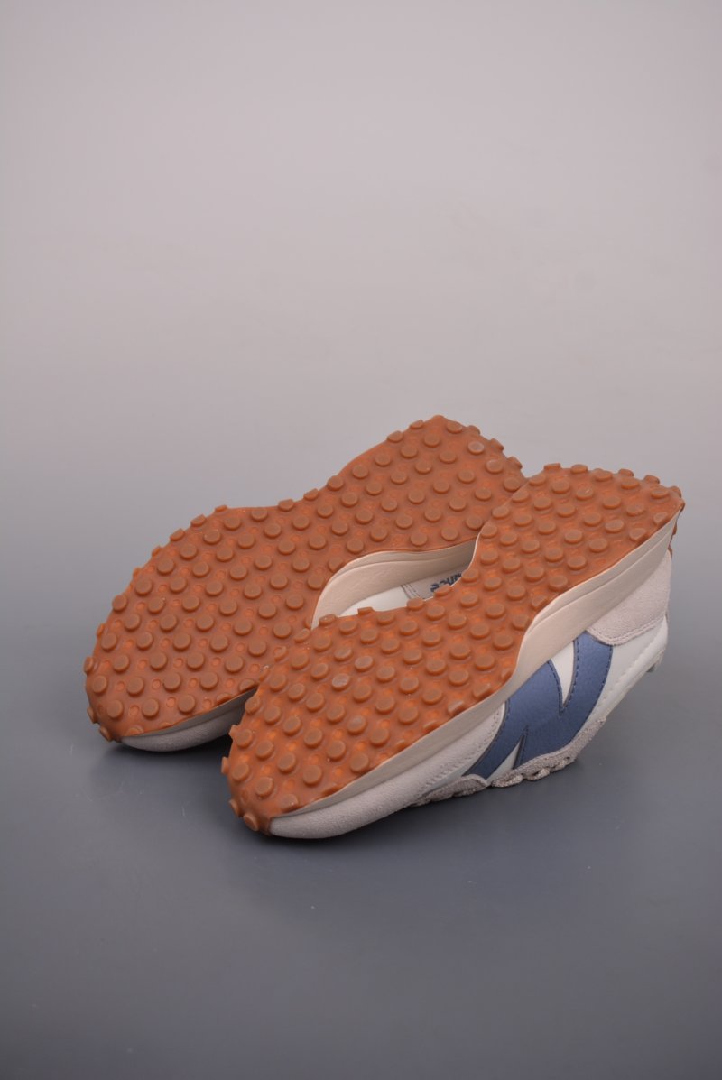 New Balance 327 view