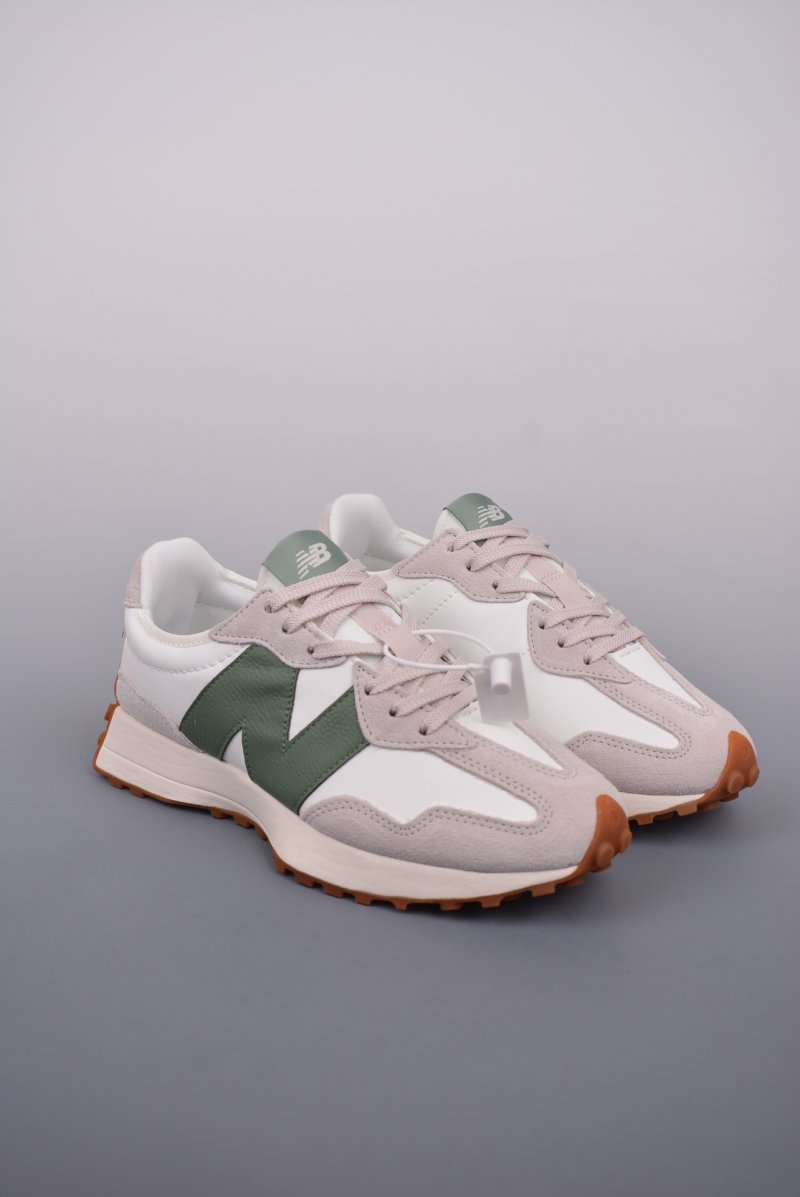 New Balance 327
