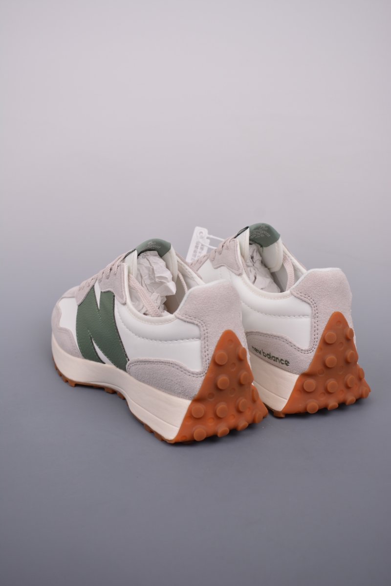 New Balance 327 view