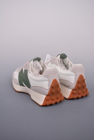New Balance 327 view 2