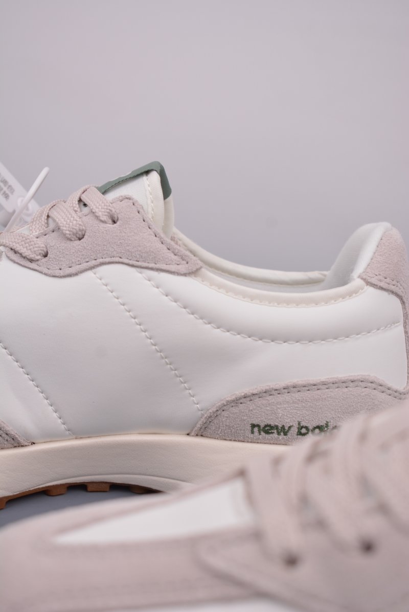 New Balance 327 view