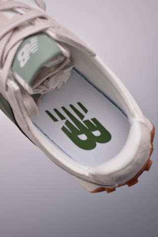New Balance 327 view 9