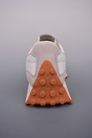 New Balance 327 view 4