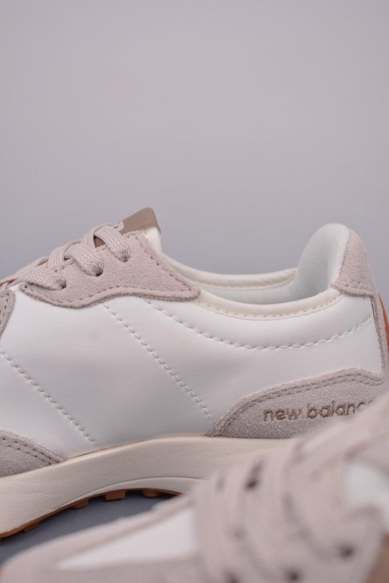 New Balance 327 view