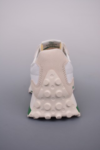 New Balance 327 view 4
