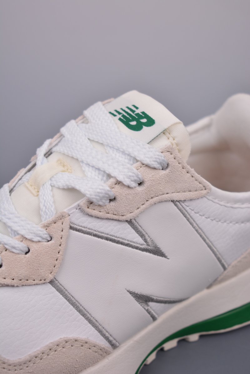 New Balance 327 view