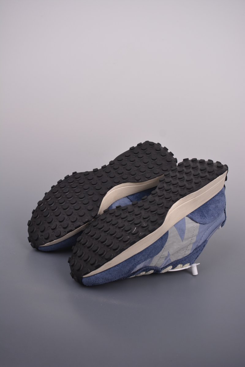 New Balance 327 view
