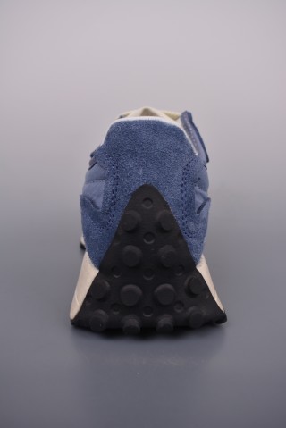 New Balance 327 view 4