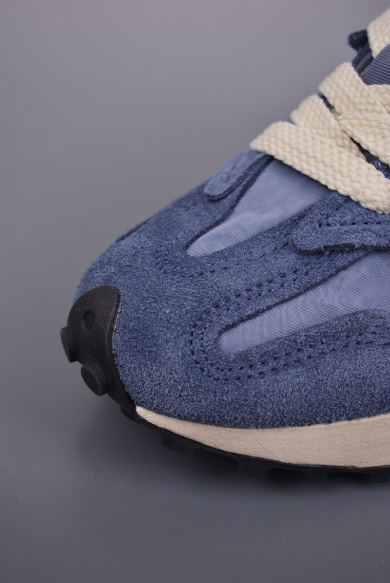New Balance 327 view