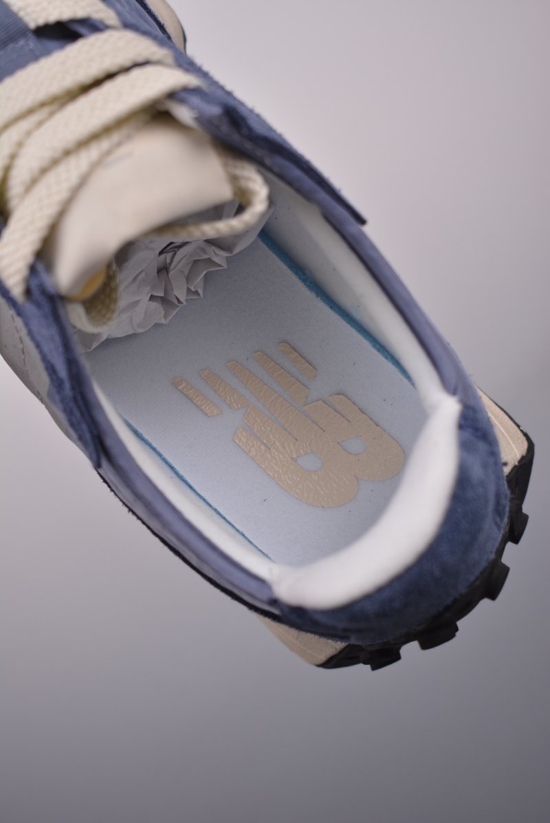 New Balance 327 view