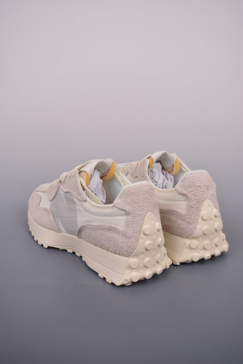 New Balance 327 view
