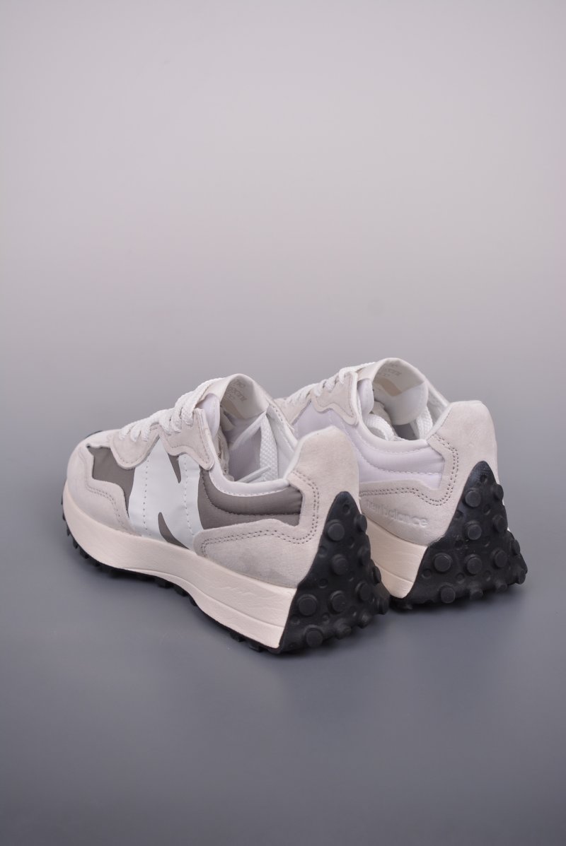 New Balance 327 view