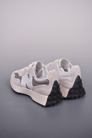 New Balance 327 view 2