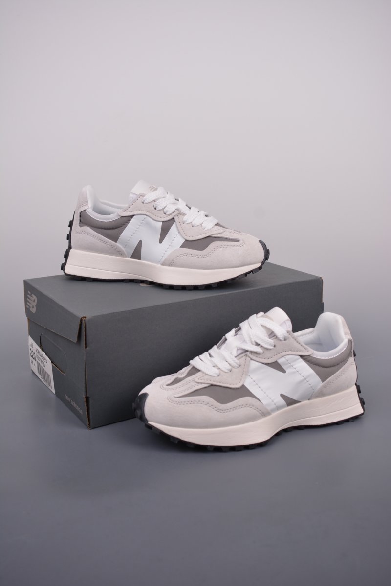 New Balance 327 view