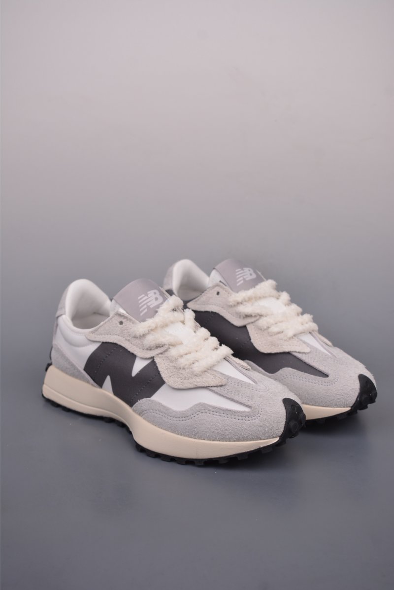 New Balance 327