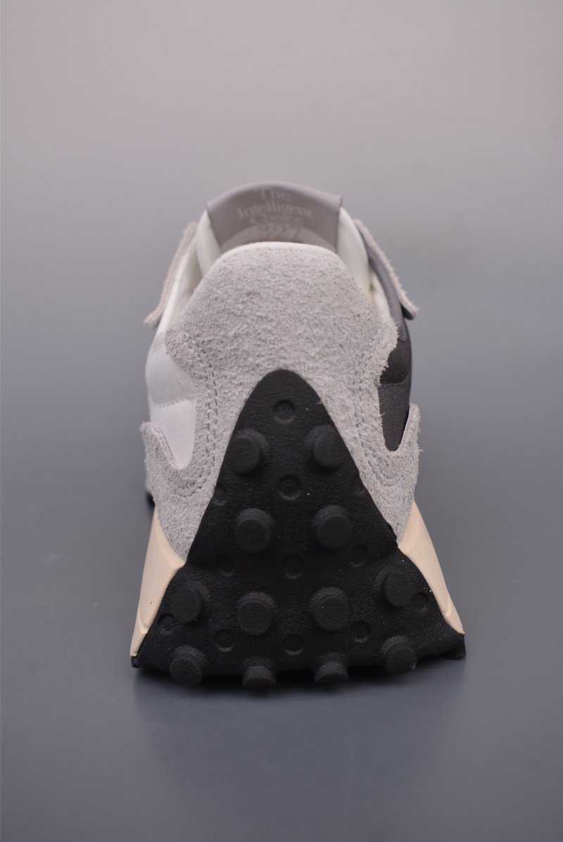 New Balance 327 view