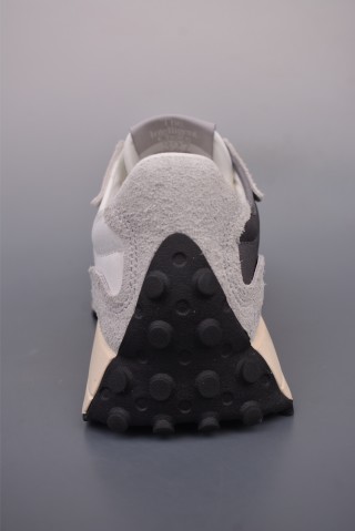 New Balance 327 view 4
