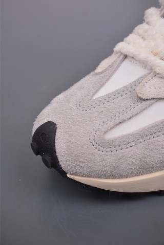 New Balance 327 view 6