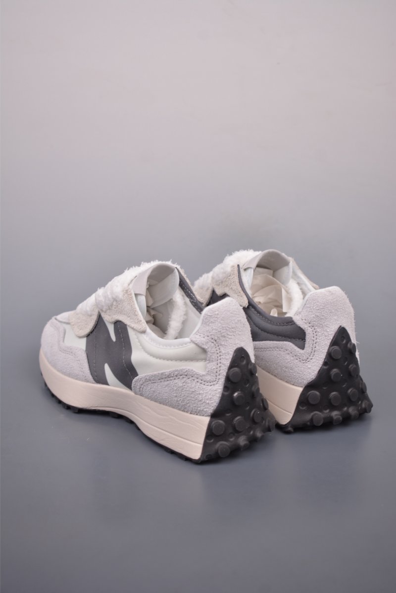 New Balance 327 view