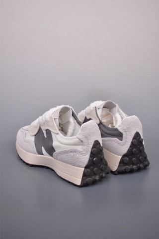 New Balance 327 view 2